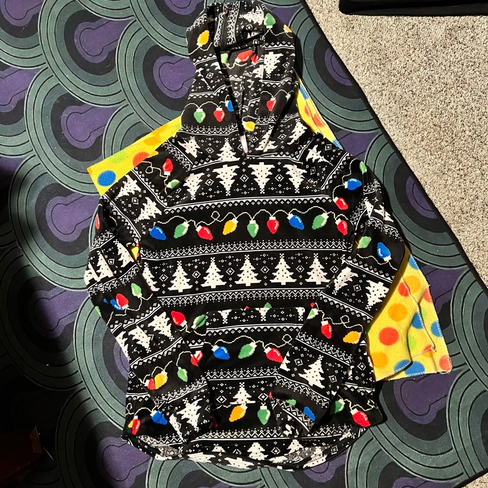 Ladies size S, plush, pullover hoodie.